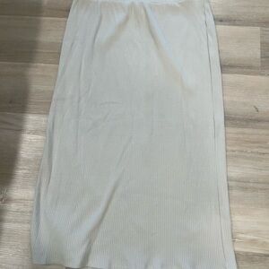 Old Navy Cream Pencil Skirt